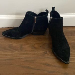 Marc Fisher black suede booties sz 7.5